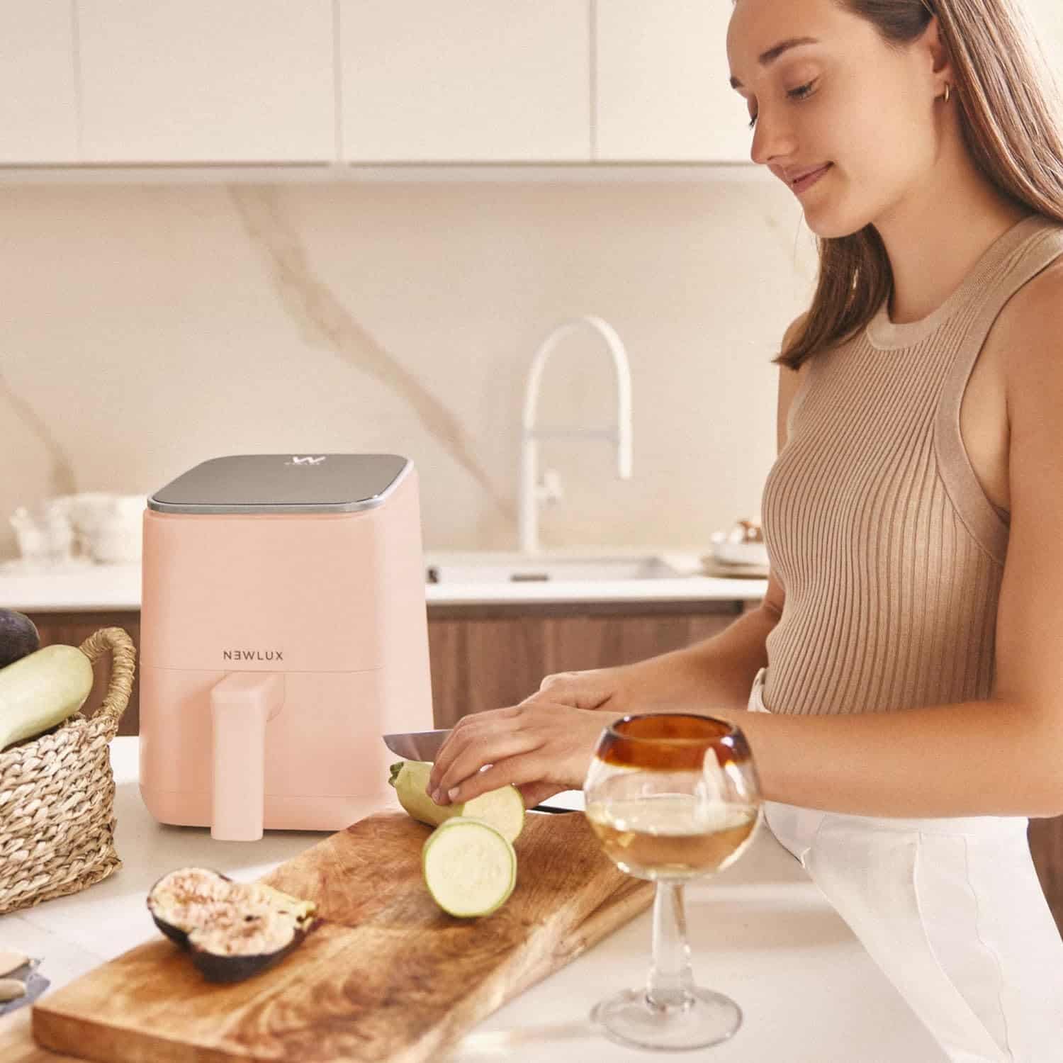 air-fryer-newlux-Air-Power-V20-couleur-Corail-2-litres-3