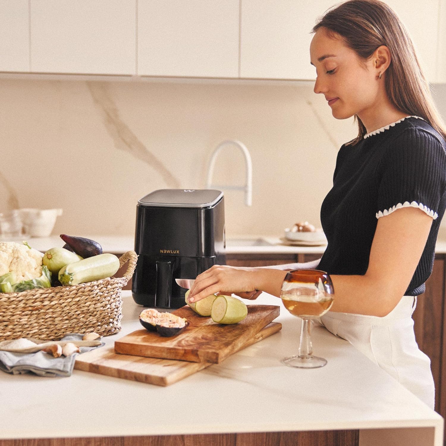 air-fryer-newlux-Air-Power-V20-couleur-noir-2-litres-2