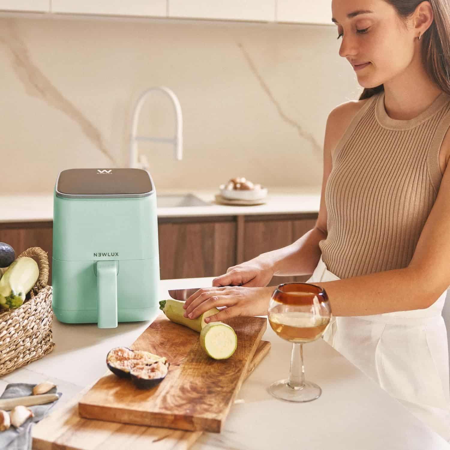 air-fryer-newlux-Air-Power-V20-couleur-vert-2-litres-2
